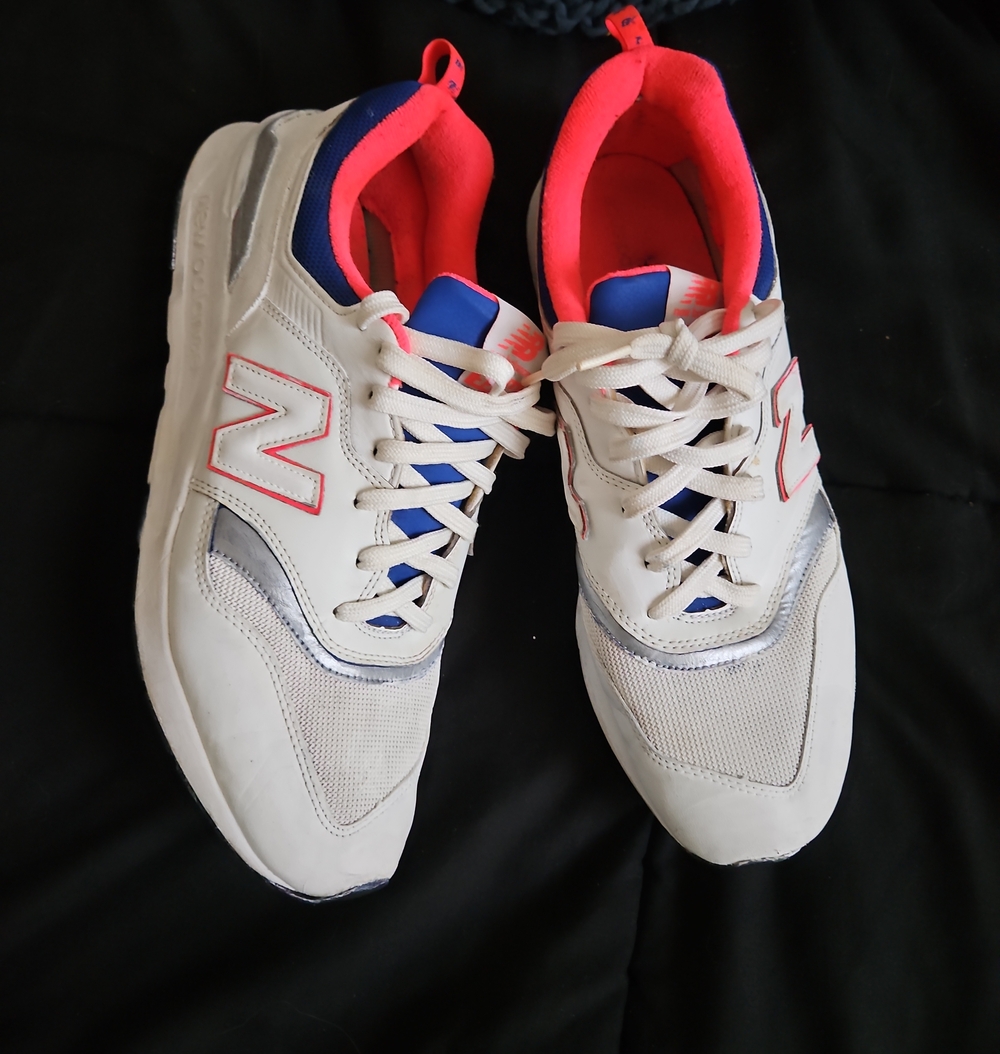 NEW BALANCE NEON